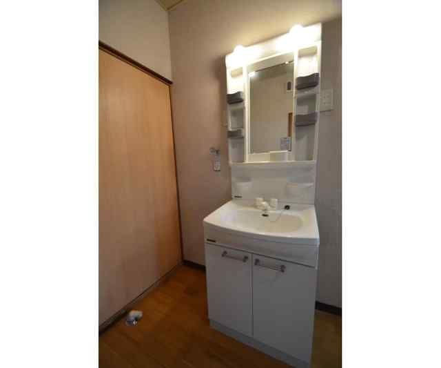 ��ʌ��������܎s������厚��J�̃A�p�[�g�̐��ʏ�