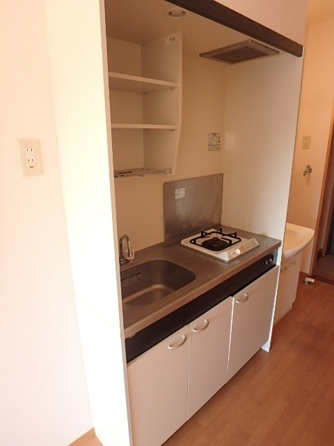 ��ʌ��������܎s��{��g�~���S���ڂ̃}���V�����̃L�b�`��