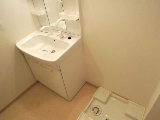 ��ʌ��k�����S�ɓޒ��w���P���ڂ̃A�p�[�g�̐��ʏ�