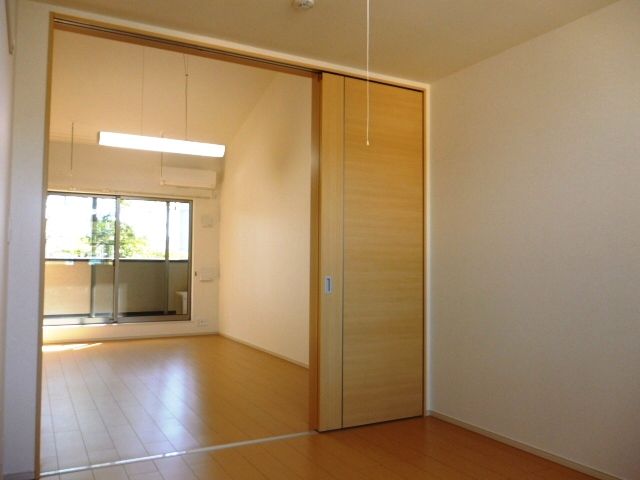 ��ʌ�����s���̏o�R���ڂ̃A�p�[�g�̂��̑������E�X�y�[�X