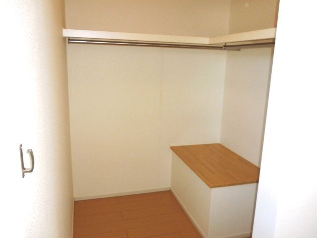 ��ʌ�����s���̏o�R���ڂ̃A�p�[�g�̎��[