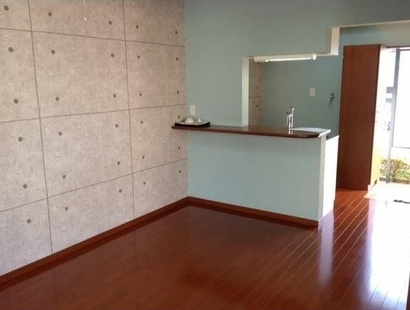 ��ʌ�����s�����J�{���R���ڂ̃A�p�[�g�̋��ԁE���r���O