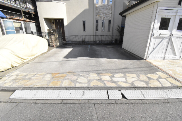 ��ʌ��������܎s����h�a�T���ڂ̃A�p�[�g�̒��ԏ�