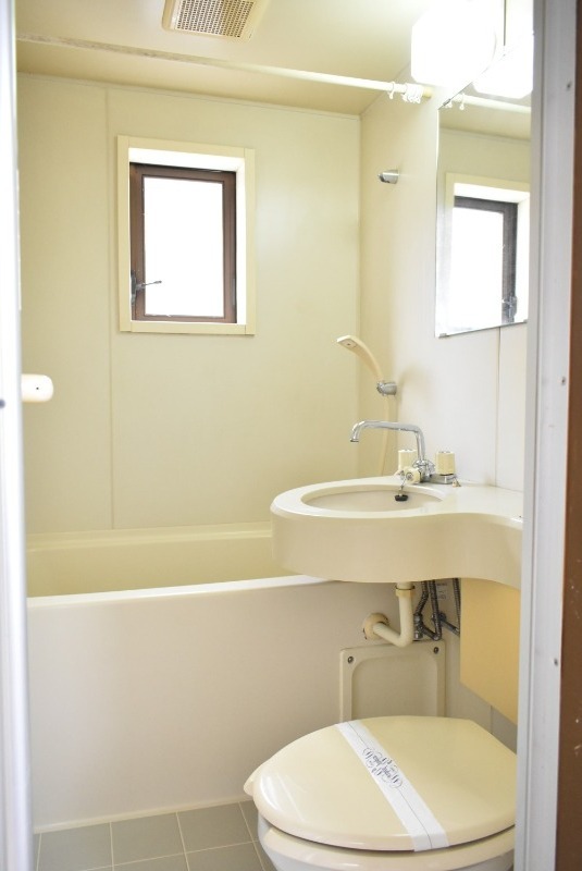 ��ʌ��ӂ��ݖ�s�k��P���ڂ̃A�p�[�g�̃o�X