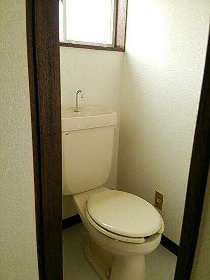 ��ʌ��@�c�s����Q���ڂ̃A�p�[�g�̃g�C��