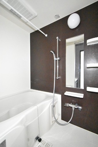 ��ʌ��������܎s��{��听���R���ڂ̃A�p�[�g�̃o�X