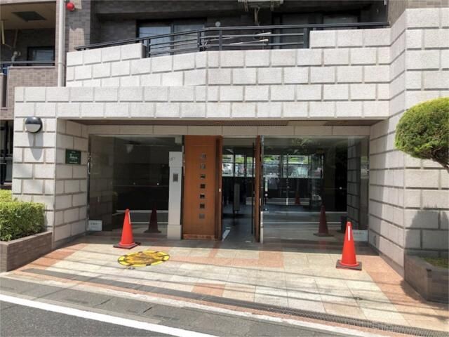 ��ʌ��������܎s�k����i���Q���ڂ̃}���V�����̃G���g�����X