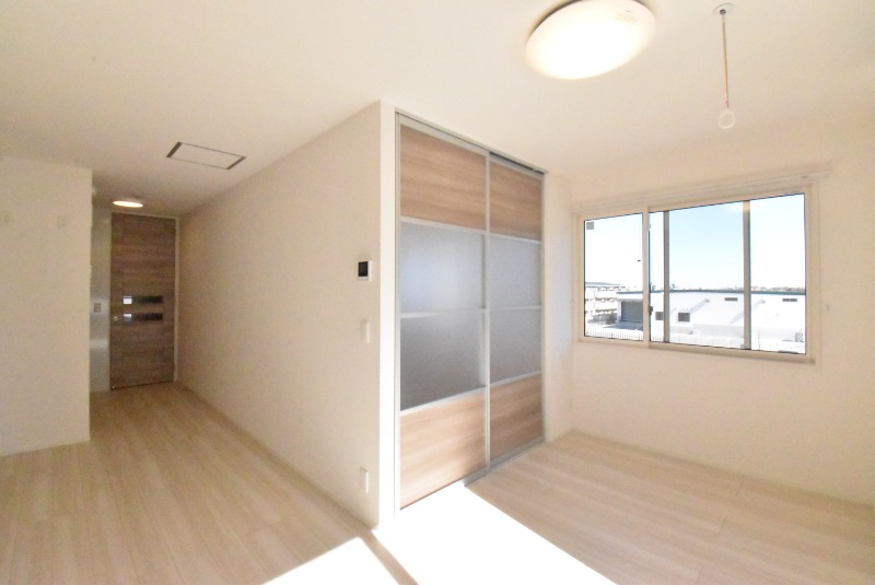 ��ʌ��z�J�s���C�N�^�E���U���ڂ̃A�p�[�g�̋��ԁE���r���O