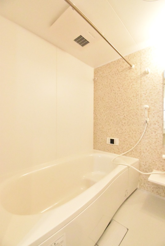 ��ʌ��z�J�s���C�N�^�E���U���ڂ̃A�p�[�g�̃o�X