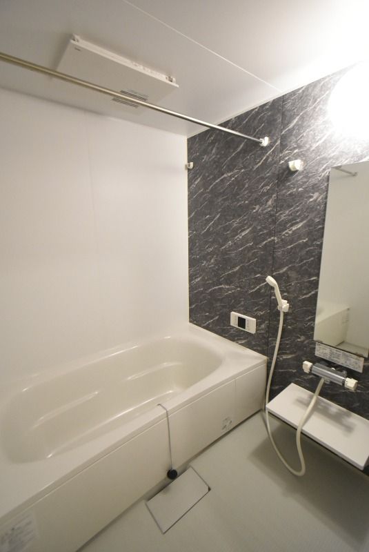 ��ʌ��������܎s�����擌��{�U���ڂ̃A�p�[�g�̃o�X