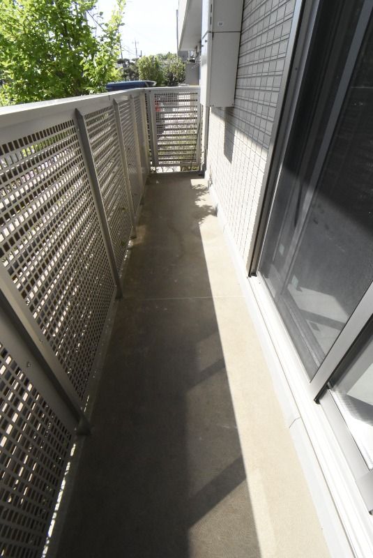 ��ʌ��������܎s�����擌��{�U���ڂ̃A�p�[�g�̃o���R�j�[