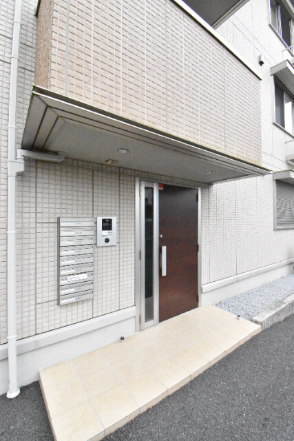 ��ʌ��z�J�s���C�N�^�E���U���ڂ̃A�p�[�g�̃G���g�����X