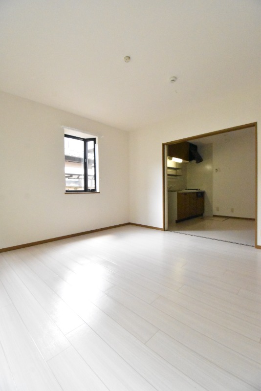 ��ʌ��������܎s��{�捂�@���P���ڂ̃A�p�[�g�̋��ԁE���r���O