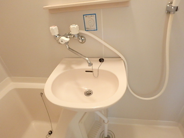 ��ʌ��������܎s����厚�y���̃A�p�[�g�̐��ʏ�