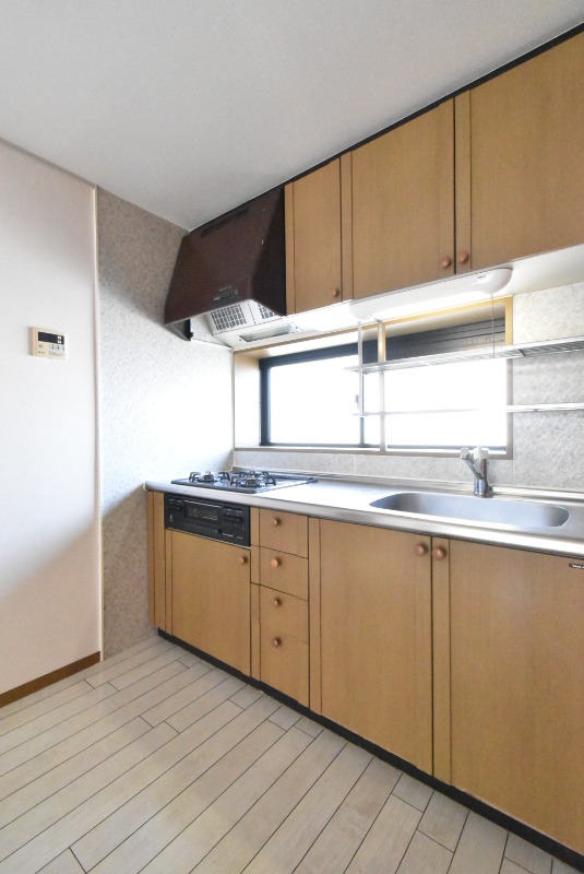 ��ʌ��������܎s�΋擌�Y�a�R���ڂ̃A�p�[�g�̃L�b�`��