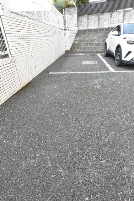 ��ʌ��������܎s�΋擌�Y�a�R���ڂ̃A�p�[�g�̒��ԏ�