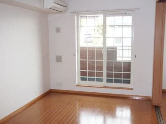 ��ʌ��@�c�s�@�c�T���ڂ̃A�p�[�g�̋��ԁE���r���O