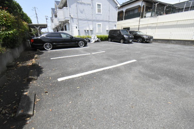 ��ʌ��������܎s��΋���P���ڂ̃A�p�[�g�̒��ԏ�