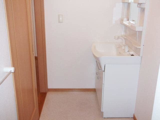 ��ʌ��@�c�s�@�c�T���ڂ̃A�p�[�g�̐��ʏ�