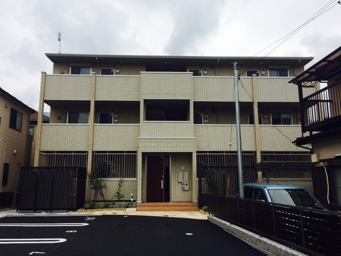 ��ʌ�����s�씵���J�R���ڂ̃A�p�[�g�̌����O��