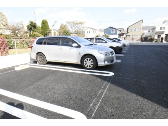 ��ʌ�����s�厚�����̃A�p�[�g�̒��ԏ�