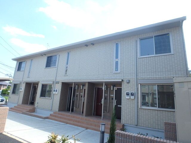 ��ʌ��������܎s����{�O��593-2�̃A�p�[�g�̌����O��