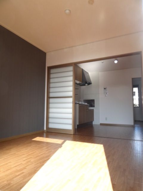 ��ʌ��������܎s��{��O���P���ڂ̃A�p�[�g�̋��ԁE���r���O