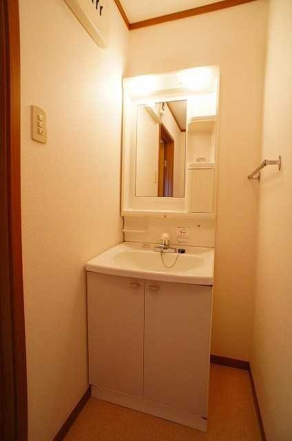 ��ʌ��������܎s����厚���V�n�̃A�p�[�g�̐��ʏ�