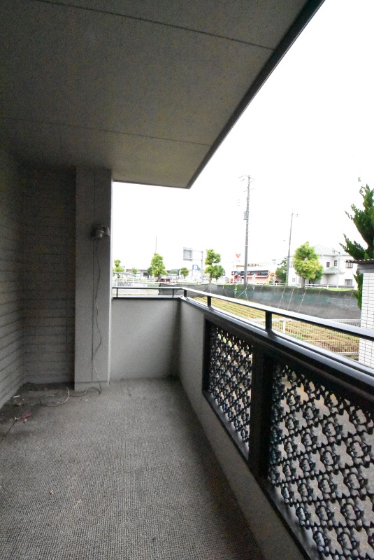 ��ʌ��������܎s�΋�厚��Ԗ؂̃A�p�[�g�̃o���R�j�[