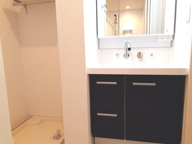 ��ʌ��������܎s������厚�䑠�̃A�p�[�g�̐��ʏ�