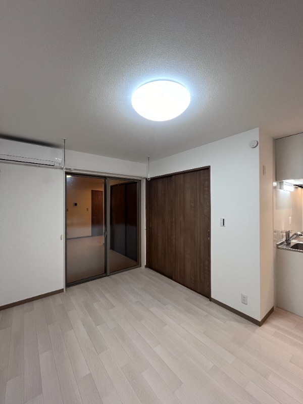 ��ʌ��������܎s�����擌��{�V���ڂ̃A�p�[�g�̋��ԁE���r���O