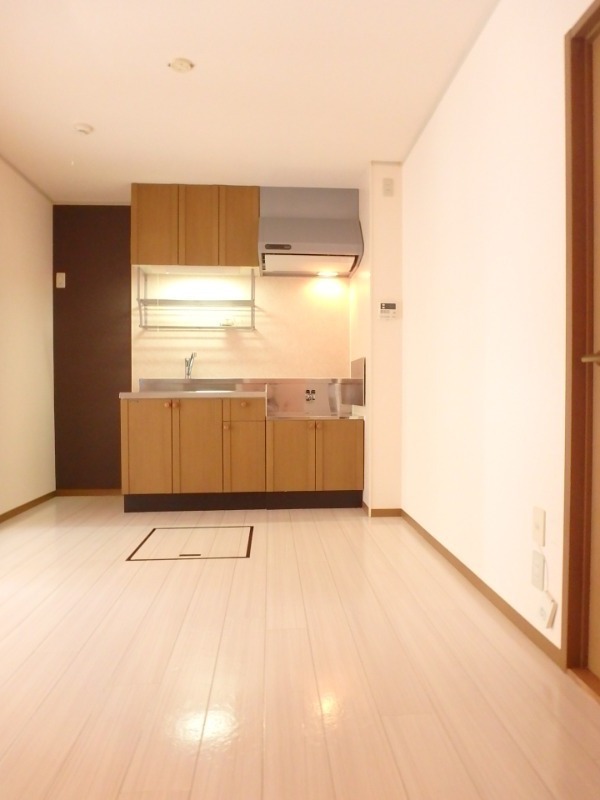 ��ʌ��������܎s��{��������P���ڂ̃A�p�[�g�̋��ԁE���r���O