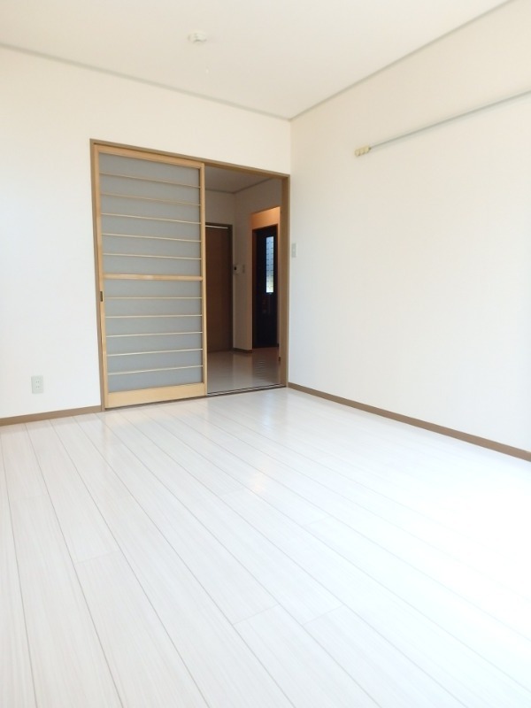 ��ʌ��������܎s��{��������P���ڂ̃A�p�[�g�̂��̑������E�X�y�[�X