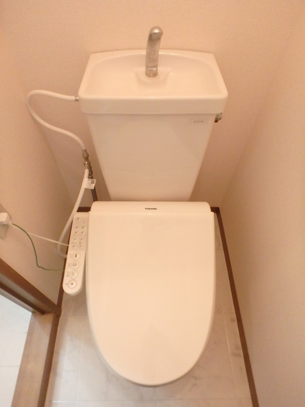 ��ʌ��������܎s��{��������P���ڂ̃A�p�[�g�̃g�C��