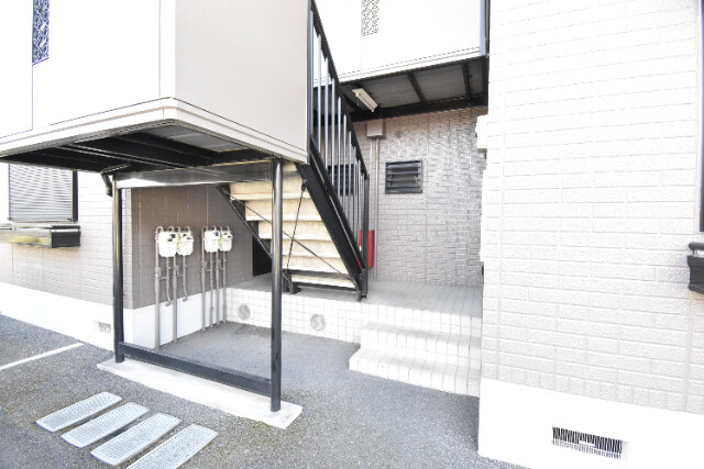 ��ʌ��������܎s��{��������P���ڂ̃A�p�[�g�̃G���g�����X