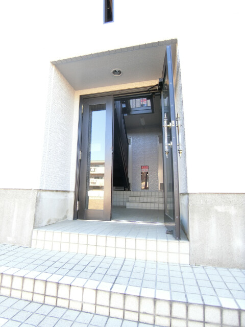 ��ʌ��������܎s�΋�厚�����̃A�p�[�g�̃G���g�����X