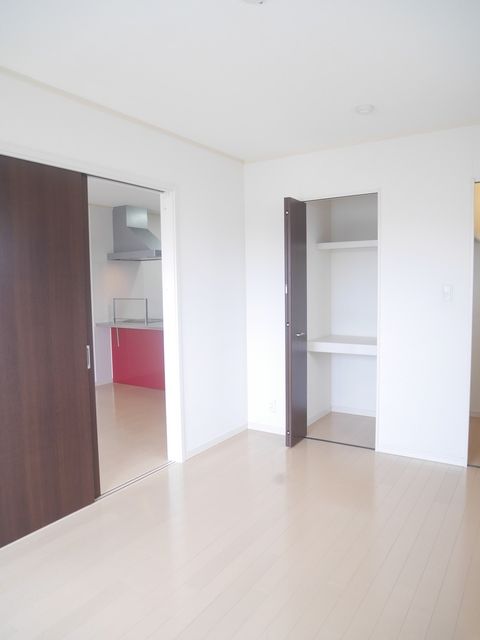 ��ʌ������s���v��̃A�p�[�g�̂��̑������E�X�y�[�X