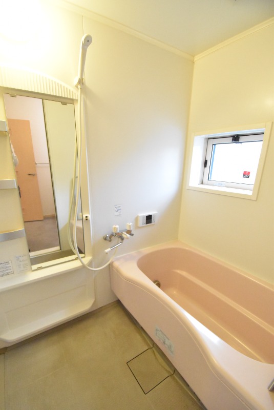 ��ʌ��������܎s���撬�J�R���ڂ̃A�p�[�g�̃o�X