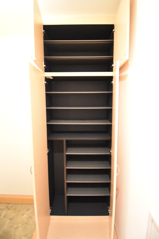 ��ʌ��������܎s���撬�J�R���ڂ̃A�p�[�g�̌���