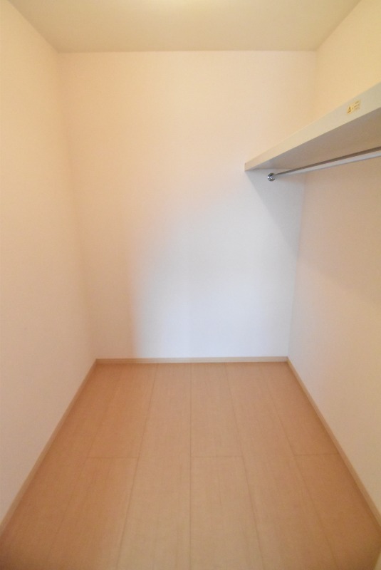 ��ʌ��������܎s���撬�J�R���ڂ̃A�p�[�g�̎��[