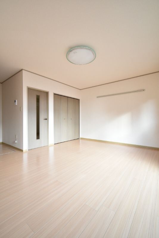 ��ʌ��������܎s�k����i���Q���ڂ̃A�p�[�g�̋��ԁE���r���O