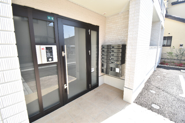 ��ʌ��������܎s����쌳�h�P���ڂ̃A�p�[�g�̃G���g�����X