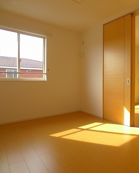 ��ʌ�����s�厚��̃A�p�[�g�̂��̑������E�X�y�[�X