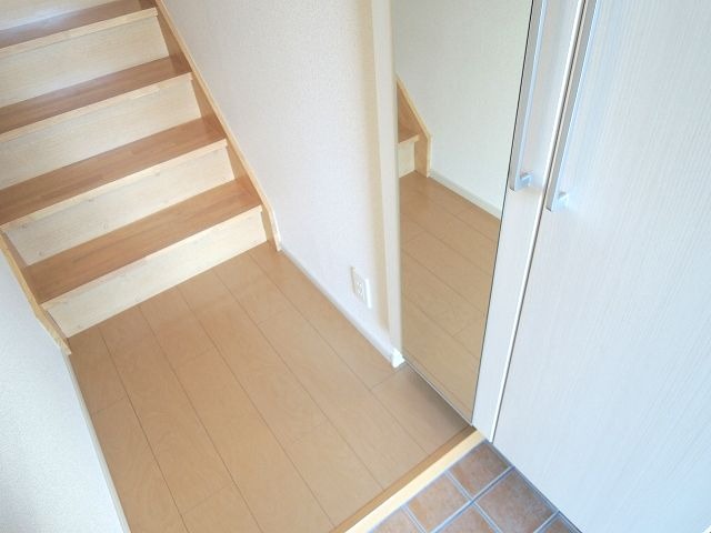 ��ʌ�����s�厚��̃A�p�[�g�̌���