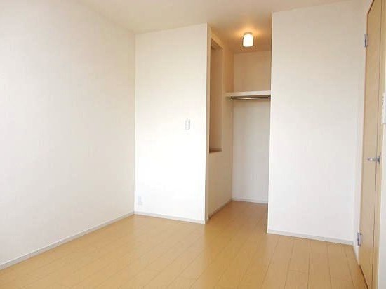 ��ʌ�����s�厚��̃A�p�[�g�̂��̑������E�X�y�[�X