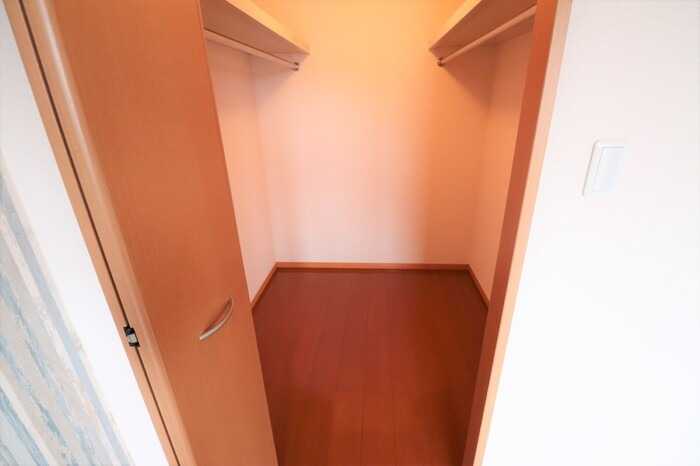 ��ʌ������s���h�S���ڂ̃A�p�[�g�̎��[