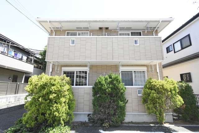 ��ʌ��������܎s�΋�厚����1615-3�̃A�p�[�g�̌����O��