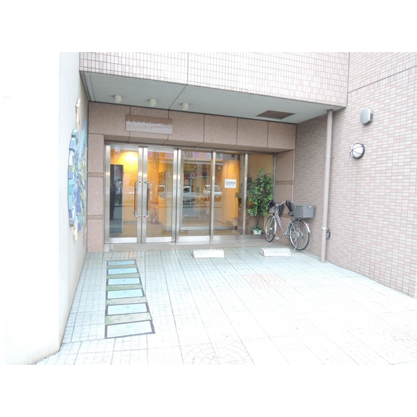 ��ʌ�����s�씵���J�R���ڂ̃}���V�����̃G���g�����X