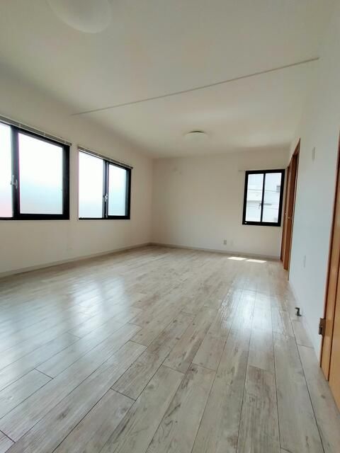 ��ʌ��������܎s���撆���P���ڂ̃A�p�[�g�̋����E���r���O