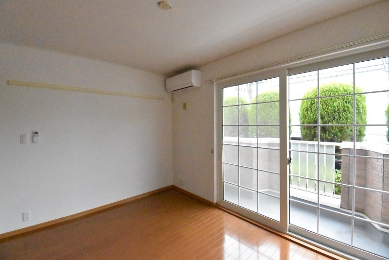 ��ʌ������s�������̃A�p�[�g�̋��ԁE���r���O